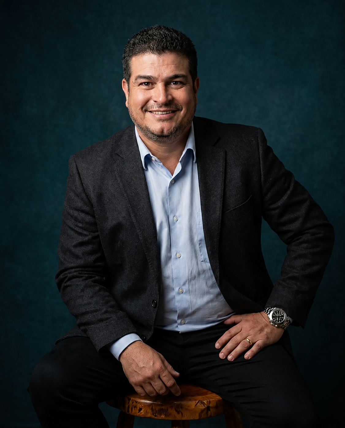 Dr. Alexandro Faleiros